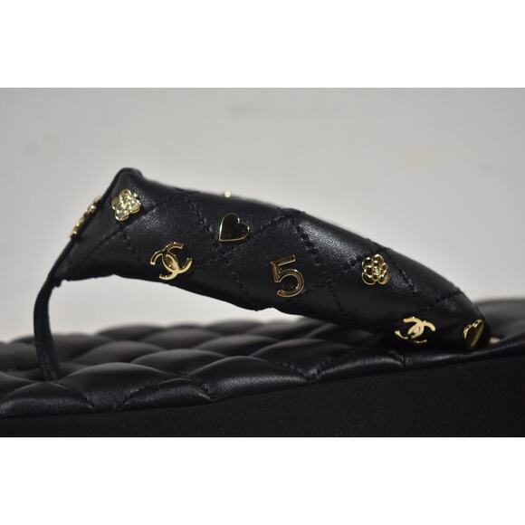 Chanel 23P Black Quilted Charms Padded Pool Thong Logo Slide Flat Sandal 37.5 - Picture 10 of 12